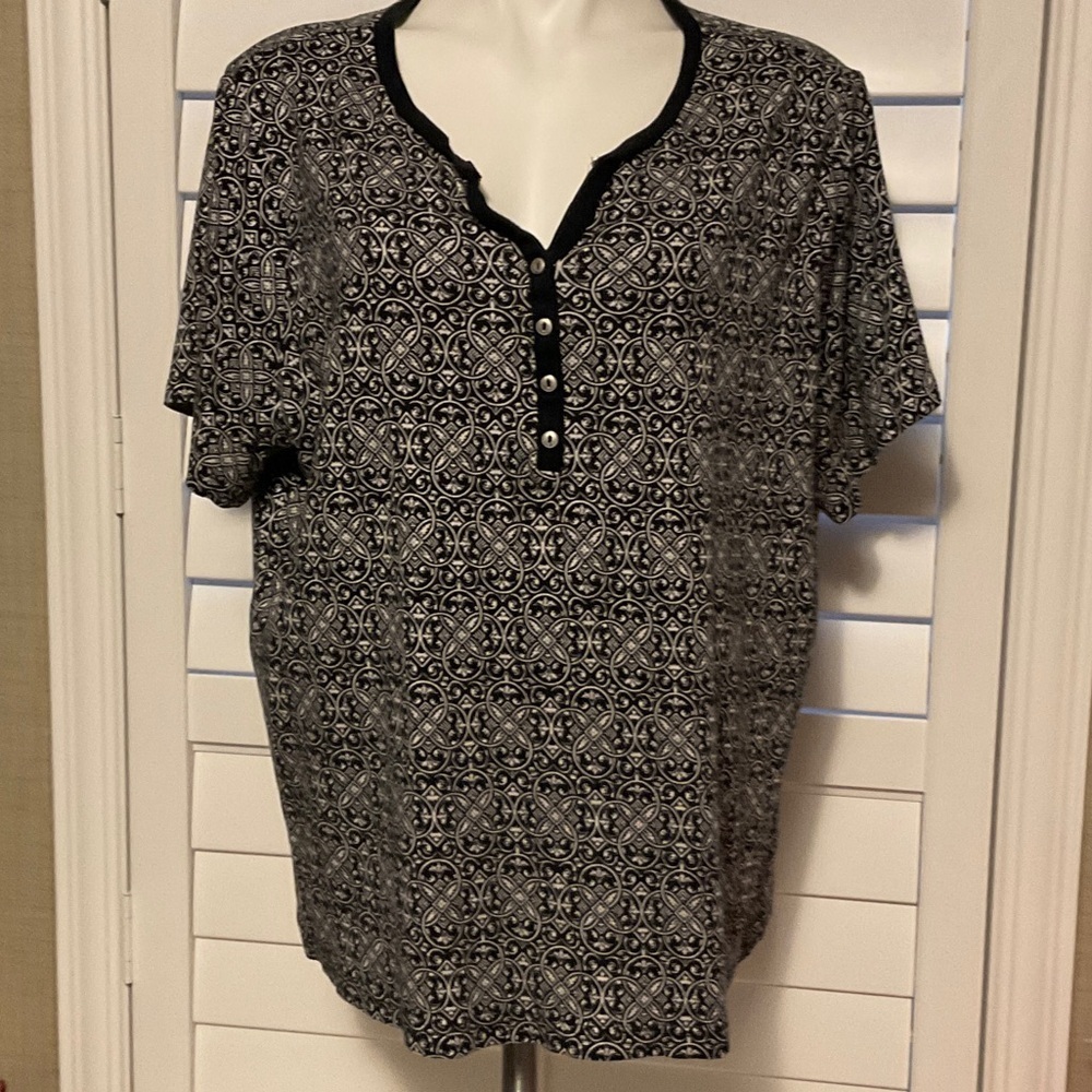 Croft & Barrow Black and White Patterned Top